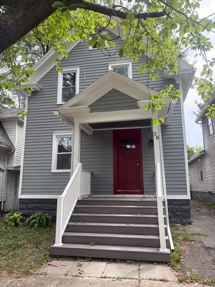 Building Photo - 38 Lisbon St