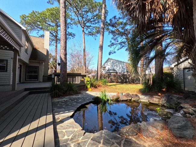 Building Photo - 998 Fay Dr