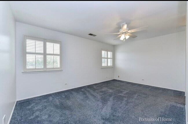 Building Photo - 1587 Stonehill Ct