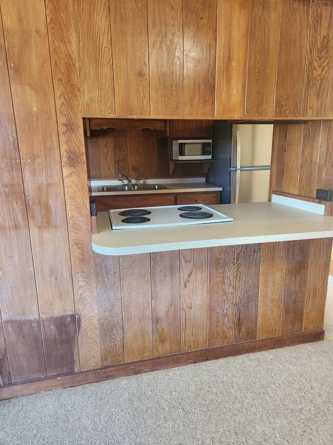 Building Photo - 3 Bedroom, 2 Bath Home in Hilo