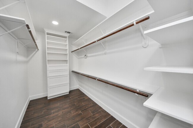 Building Photo - 18027 Parkwille Ln