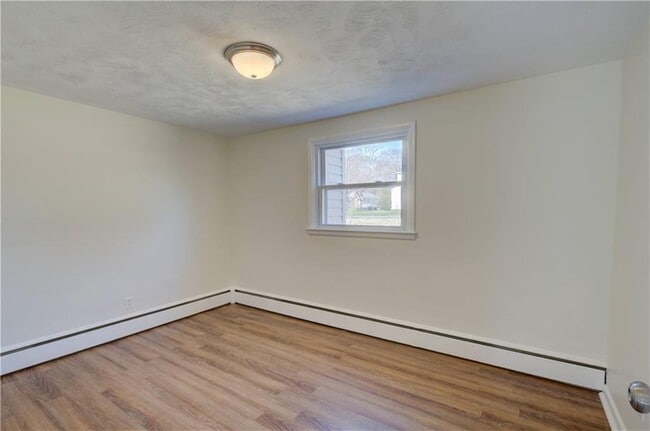 Building Photo - 140 Phillips Rd