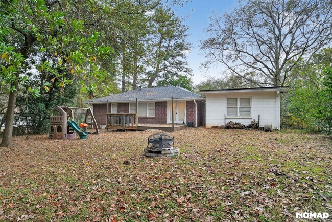 Building Photo - 2644 Pineland Ave