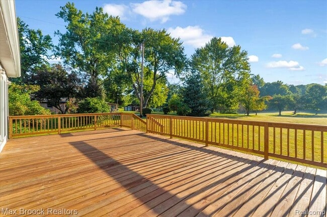 Building Photo - 1654 Giddings Rd