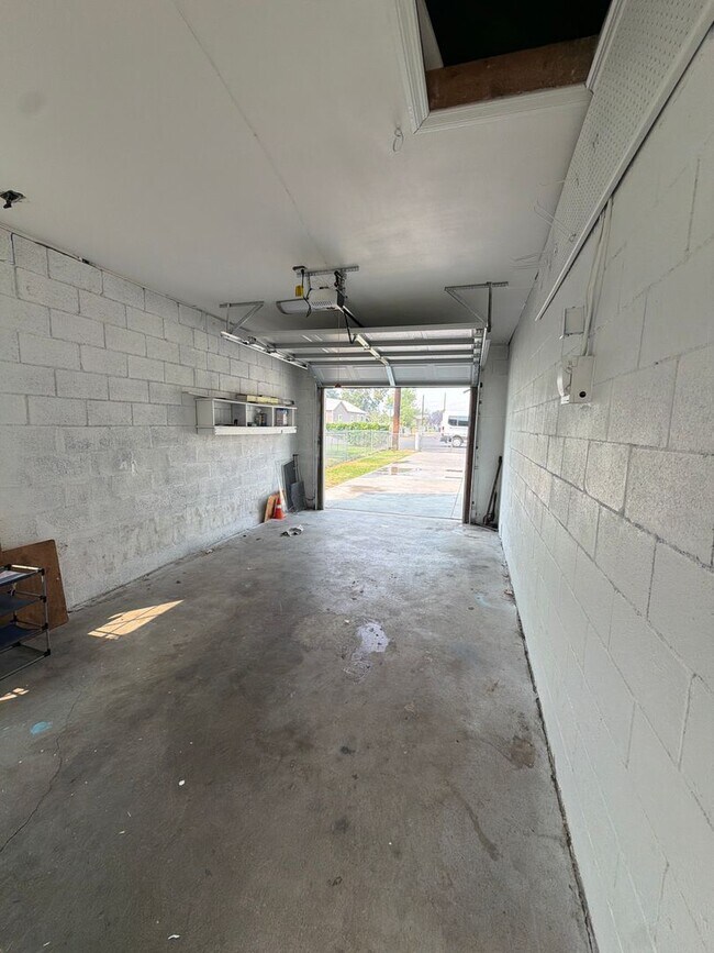 Building Photo - 2410 Englewood Ave