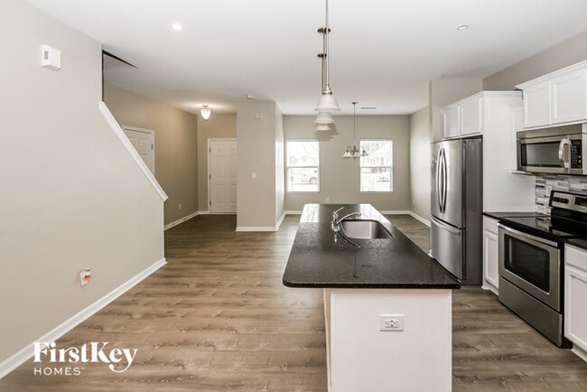 Building Photo - 4194 Broadstairs Dr SW