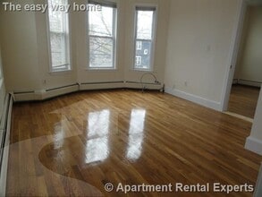 Building Photo - 38 Bond St