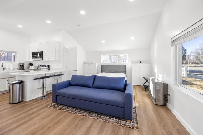 Building Photo - Simple Living, Beautifully Done