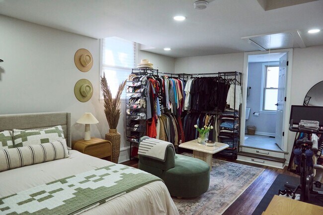 Building Photo - Welcome home to space, comfort, and thoughtful updates in this beautifully maintained 5-bedroom, ...