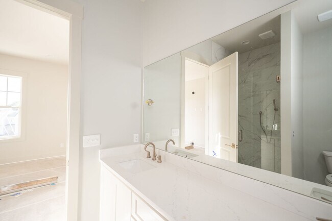 Building Photo - 3BR/3BA For Rent