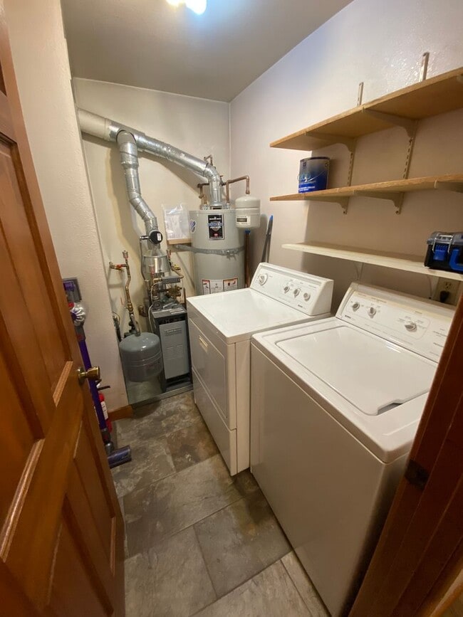 Building Photo - Convenient UMED District Condo - (2) Bed, ...