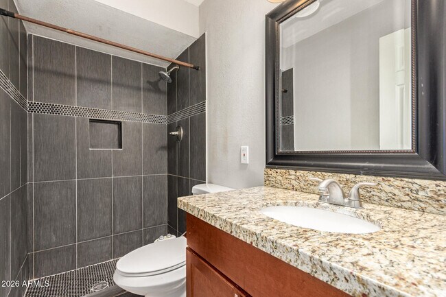 Building Photo - 1708 N Daffodil St