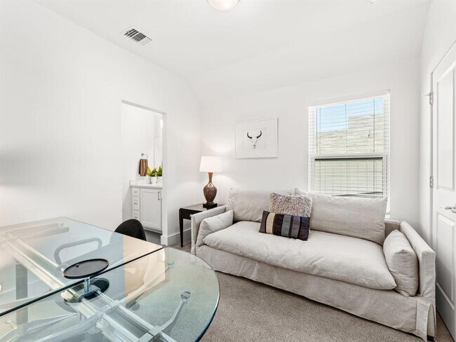 Building Photo - 3711 Garden Villa Ln