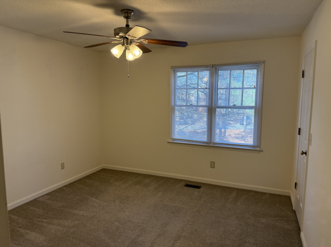 Building Photo - Beautiful Cary Townhome