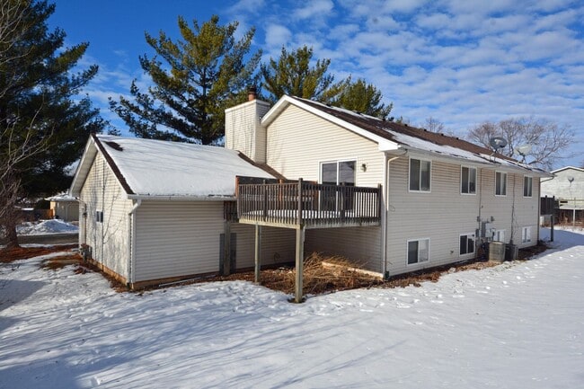 Building Photo - 7305-7315 Bagpipe Blvd