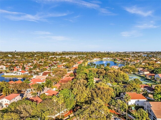 Building Photo - 4917 SW 32nd Way