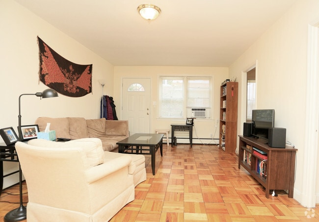 Interior Photo - Tri Star Realty