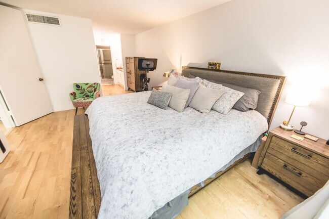 Building Photo - 501 SW 11th Pl