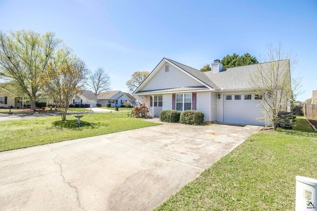 Building Photo - 309 Deerfield Cir