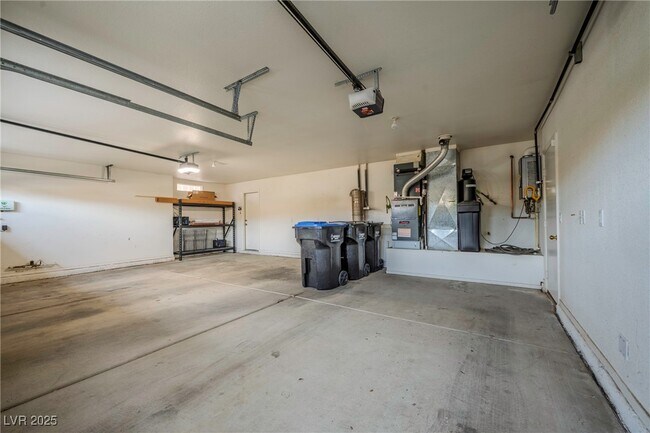 Building Photo - 921 San Bruno Ave