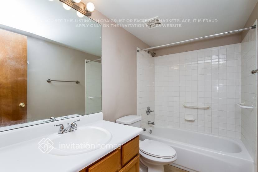 Building Photo - 10051 Shoshone Way