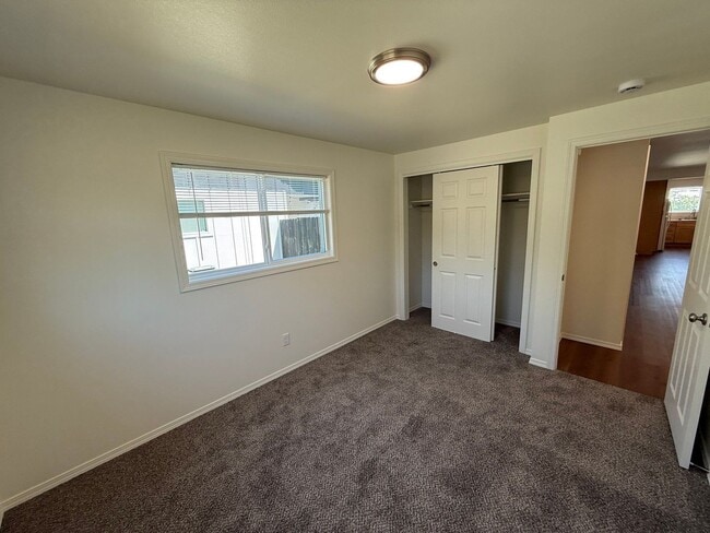 Building Photo - 1505 NW Highland Dr