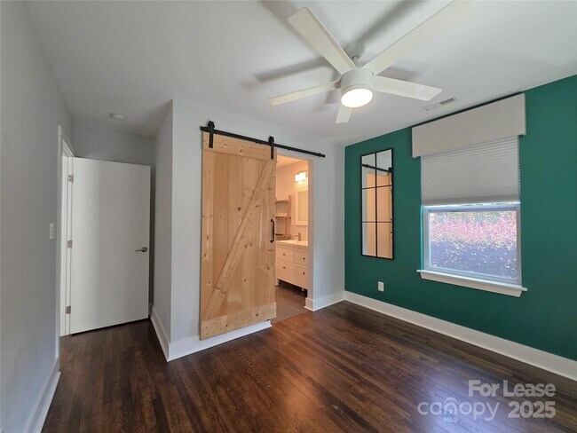 Building Photo - 3433 Draper Ave