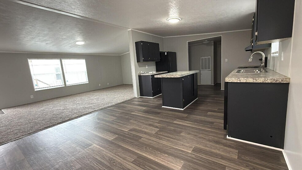 Building Photo - 120A Parker Dr