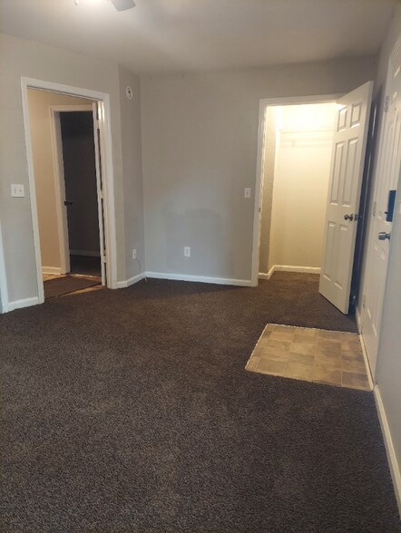 Building Photo - 1329 Nylic St