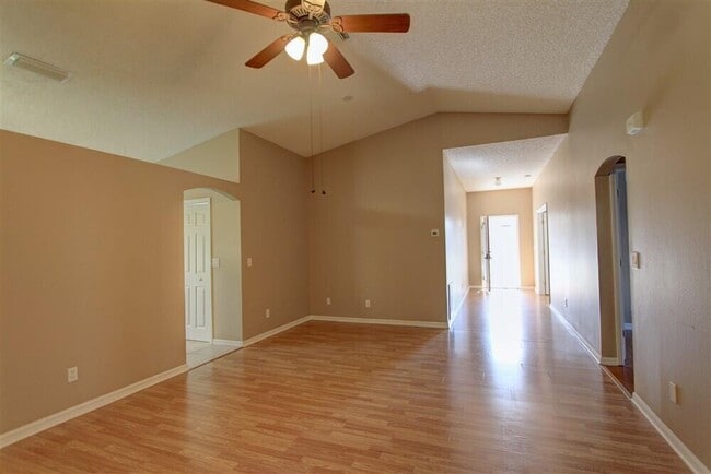 Building Photo - 2477 Deercroft Dr