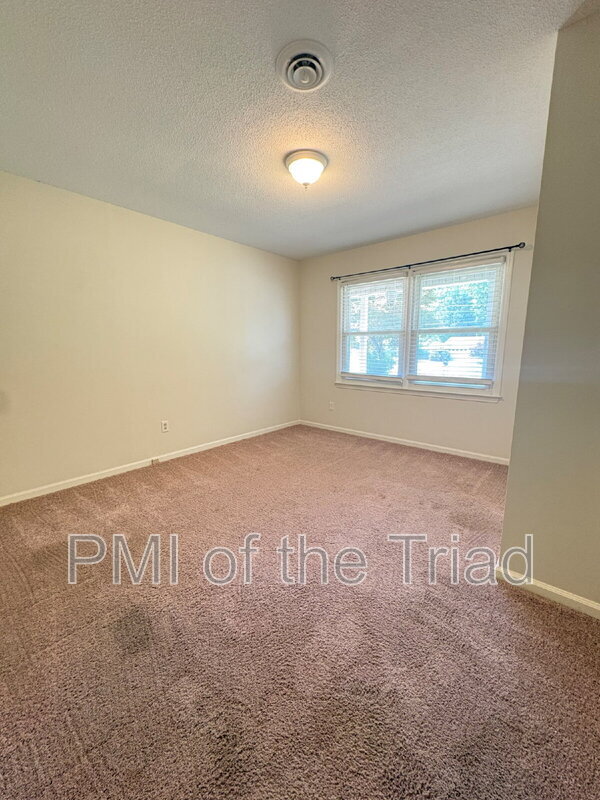 Building Photo - 1349 Amylee Trail