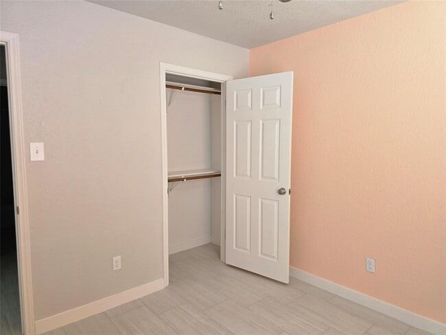 Building Photo - 137 Prairie Springs Cove