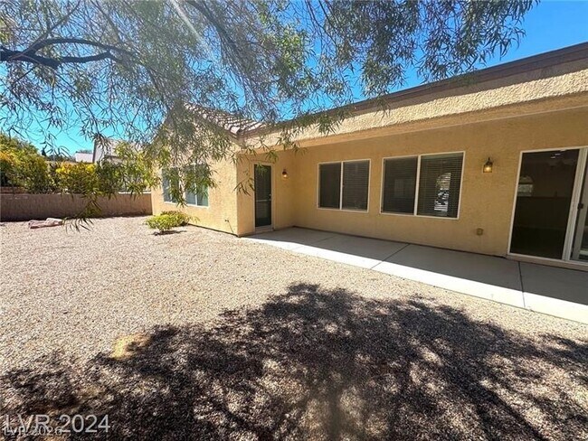 Building Photo - 2240 Shadow Canyon Dr