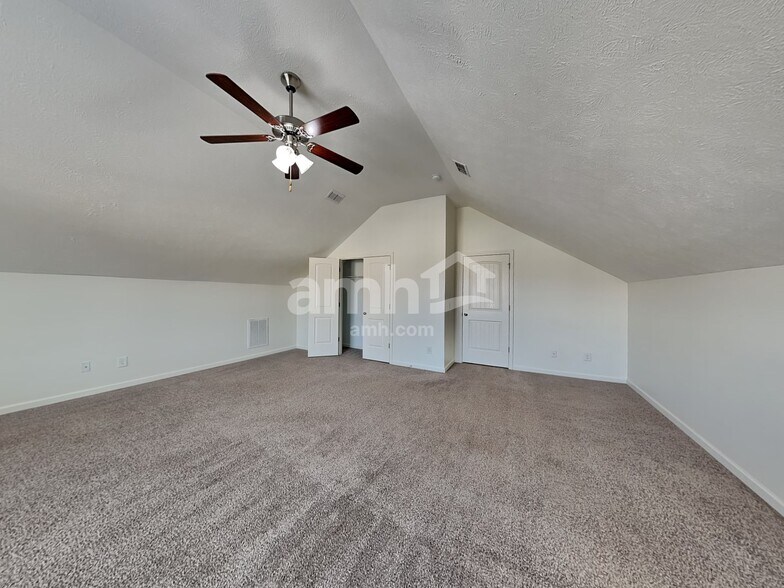 Building Photo - 123 Farmbrook Ct