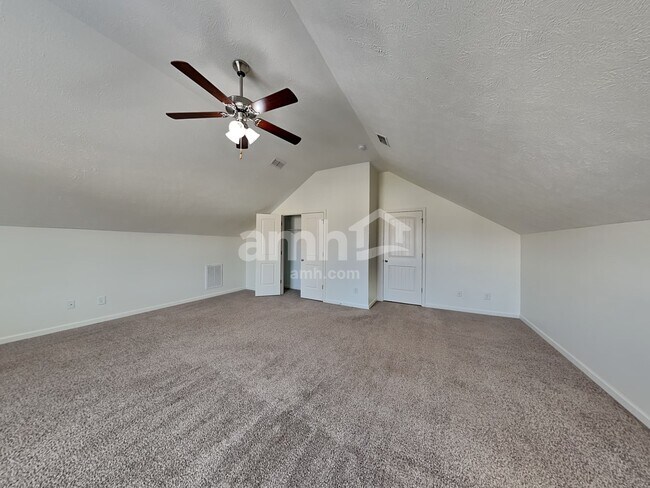 Building Photo - 123 Farmbrook Ct