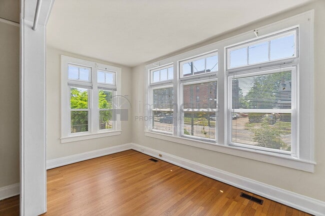 Building Photo - 1706 Hampton Blvd