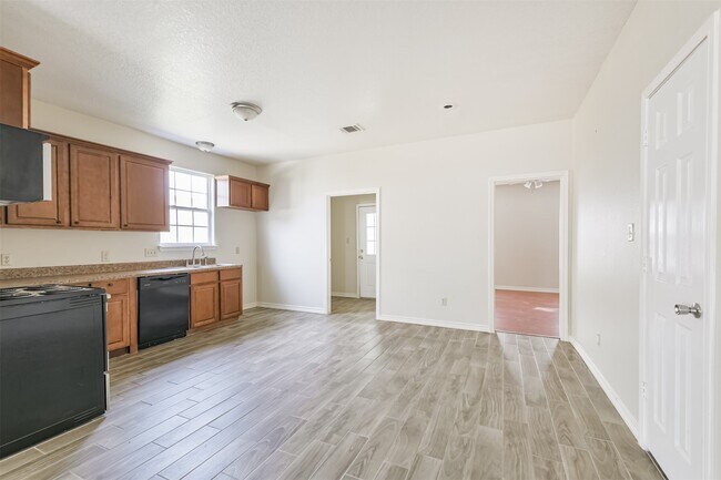 Building Photo - 16913 W Juneau St