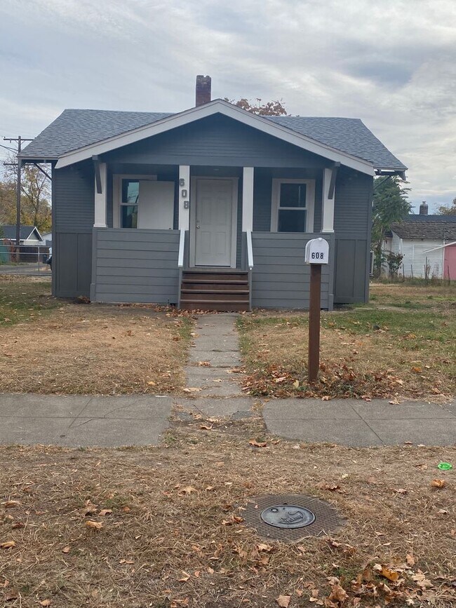 Building Photo - Non-Refundable & Security Deposit Total: $1150.00