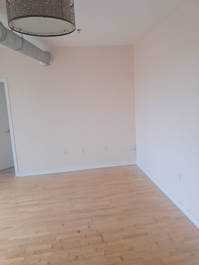 Building Photo - 2080 N Commerce St