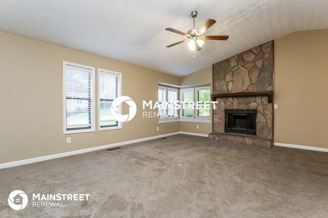 Building Photo - 5 Bedroom Pet-Friendly Home in Kennesaw, GA with Main Street Renewal