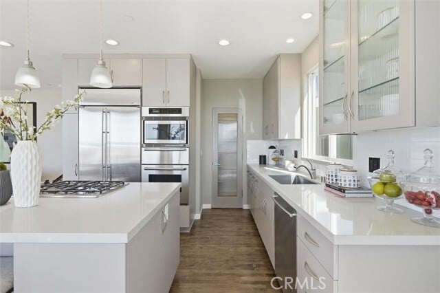 Building Photo - 2406 Ocean Dr