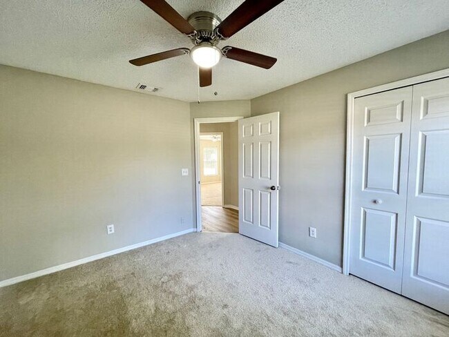 Building Photo - GREAT 3/2 HOME IN OVIEDO STILLWATER SUBDIVISION