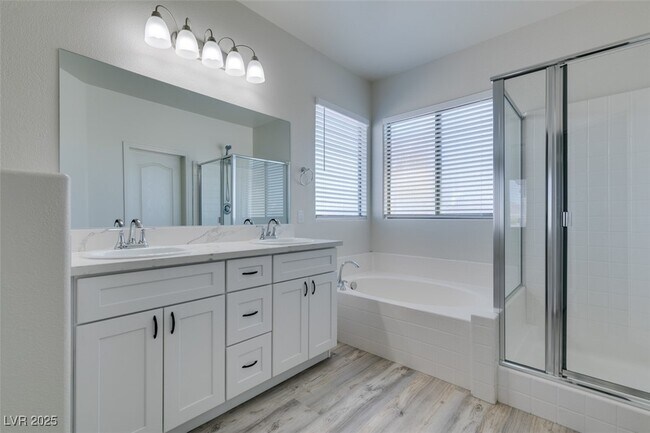 Building Photo - 778 Easter Lily Pl