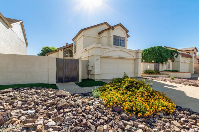 Building Photo - 501 E Topeka Dr