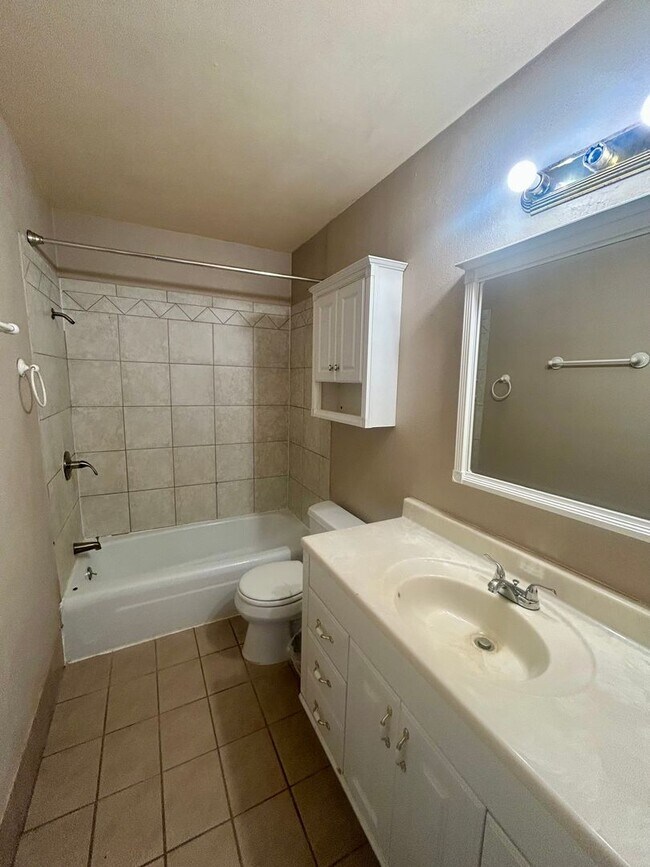 Building Photo - Nu Prop-3114(KC)