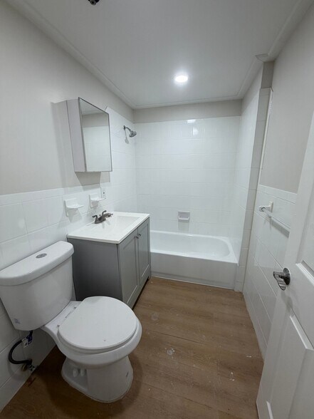 Building Photo - 167 N Grove St