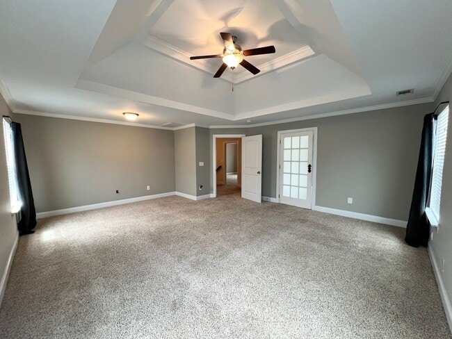 Building Photo - 327 Clearwater Ln