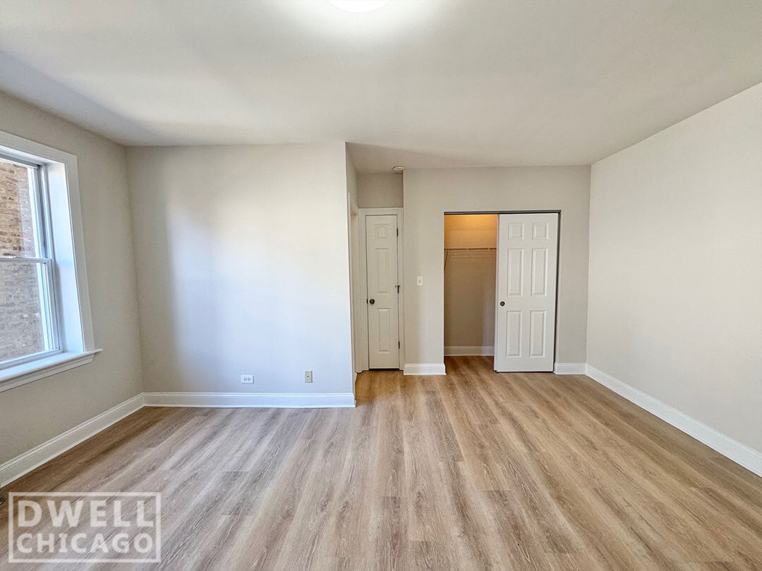 Building Photo - 2606 N Kimball Ave