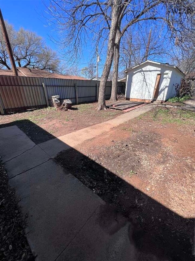 Building Photo - 5110 Jamaica Dr