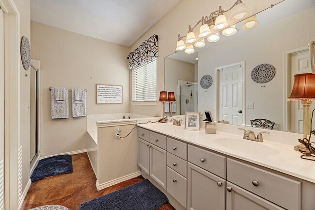 Building Photo - 2508 Sonoma Cv